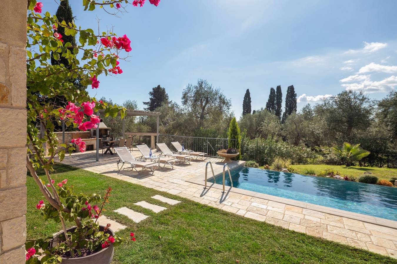 Mateo Stone Villa in Corfù