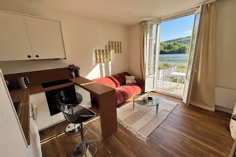 Entire apartment, Studio Vernon/Giverny with view in Vernon (Normandy), Évreux region
