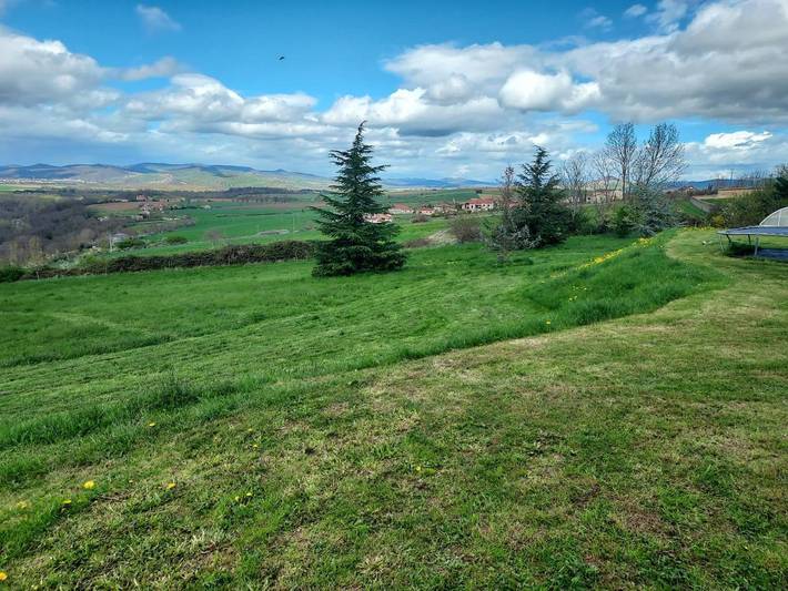 Location de vacances pour 4 personnes, avec vue et jardin à Nonette