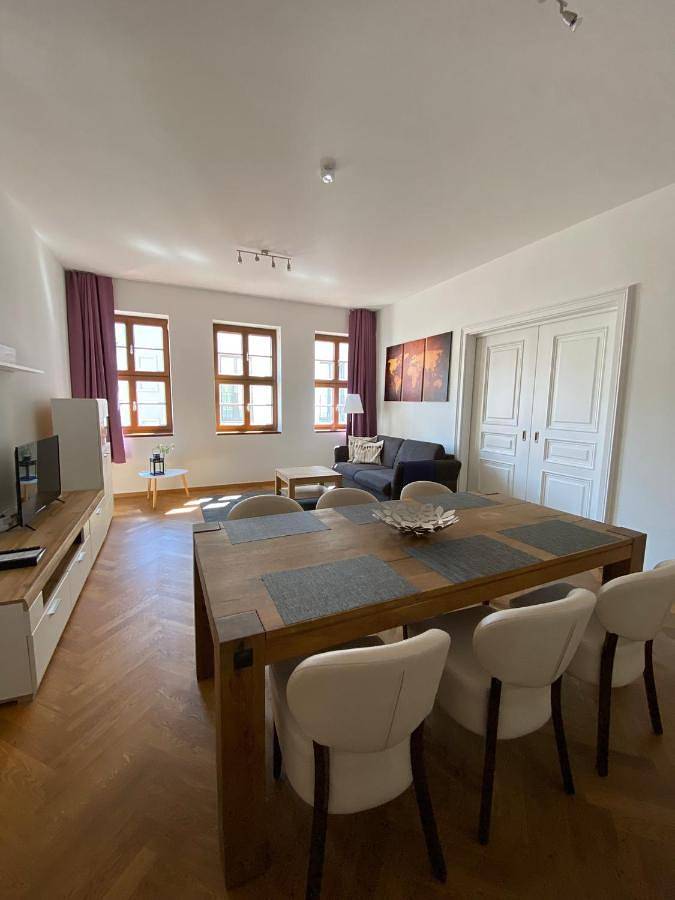 Ferienwohnung für 6 Personen, mit Ausblick und Balkon in Dresden Striezelmarkt