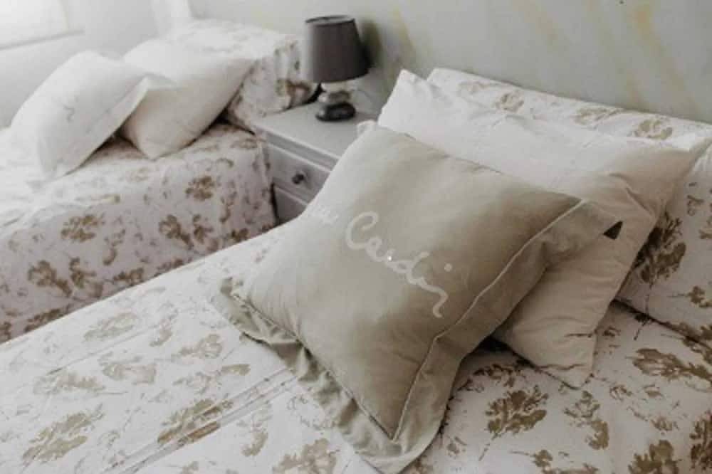 Entire apartment, Homerez - Cozy Apartment Ponferrada, Parking in Ponferrada, El Bierzo