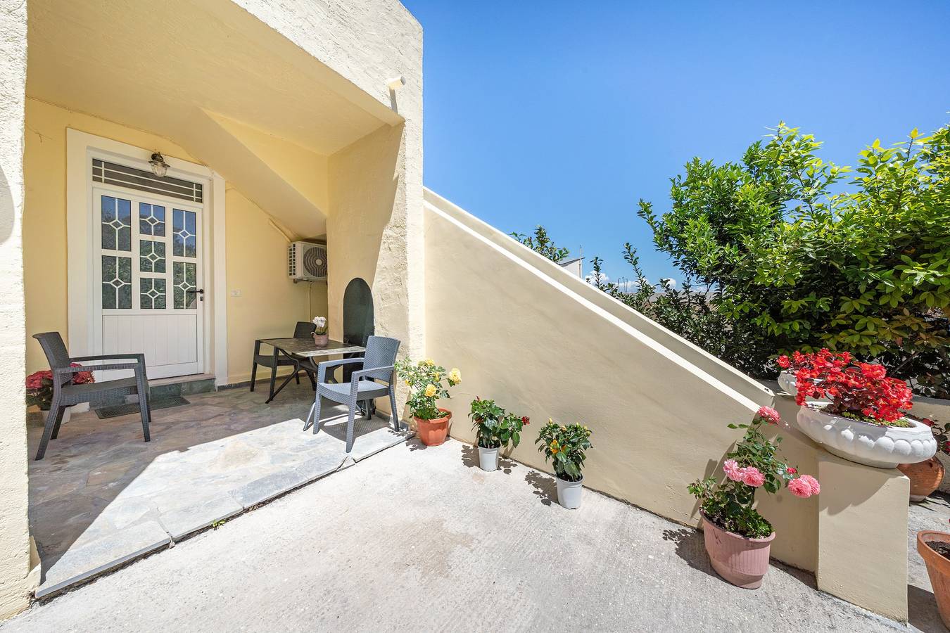 Ολόκληρο το διαμέρισμα, Apartment 'Margarita Kaizer Bridge 2' with Private Garden, Wi-Fi and Air Conditioning in Πέραμα, Κέρκυρα