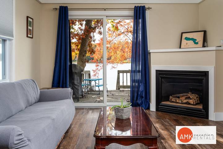 Vacation home for 6 people, with lake view and yard as well as balcony, kid friendly in Michigan