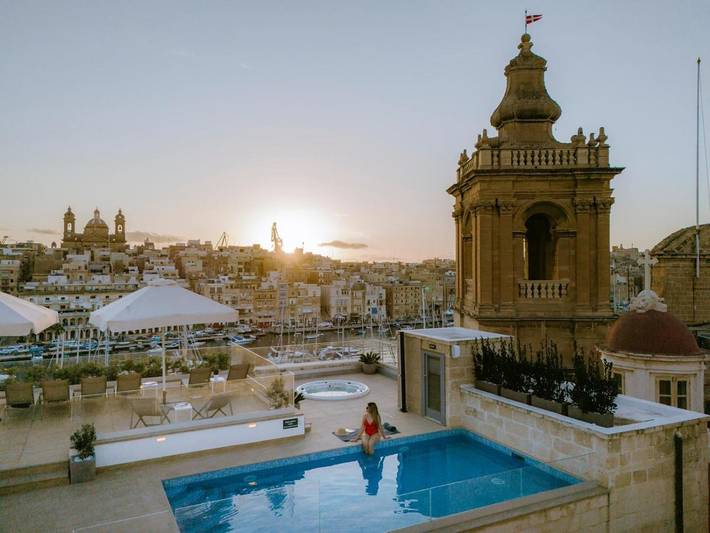 Hôtel pour 2 personnes, avec Balcon et Terrasse ainsi que Jacuzzi et Piscine dans Birgu