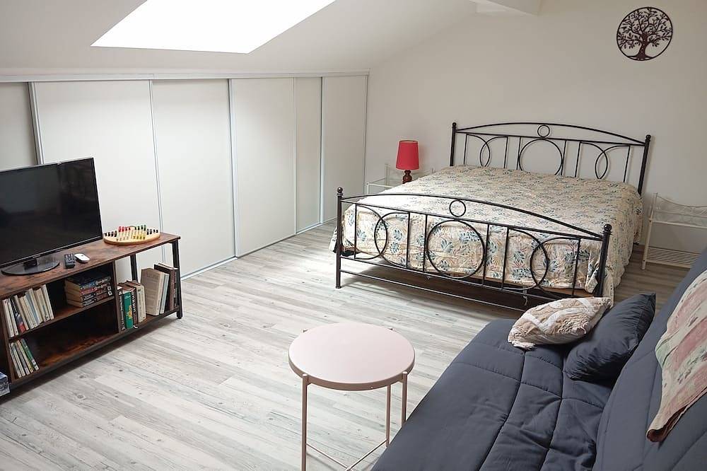 Apartamento entero, Near Bordeaux, quiet apartment with garden - Pets welcome in Bassens, Región de Burdeos