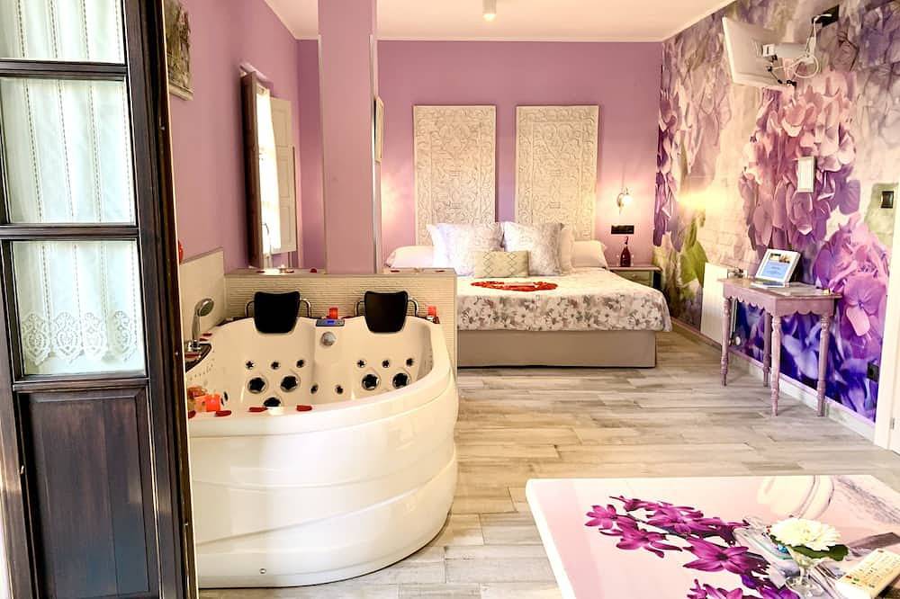 Entire apartment, Suite-Premium-Whirlpool bath-Terraza in Santillana del Mar, Cantabrian Coast