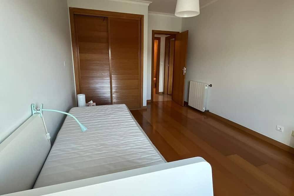 Ganze Wohnung, Seaside family apartment between Lisbon & Cascais - walking distance to beaches in Carcavelos e Parede, Costa de Lisboa