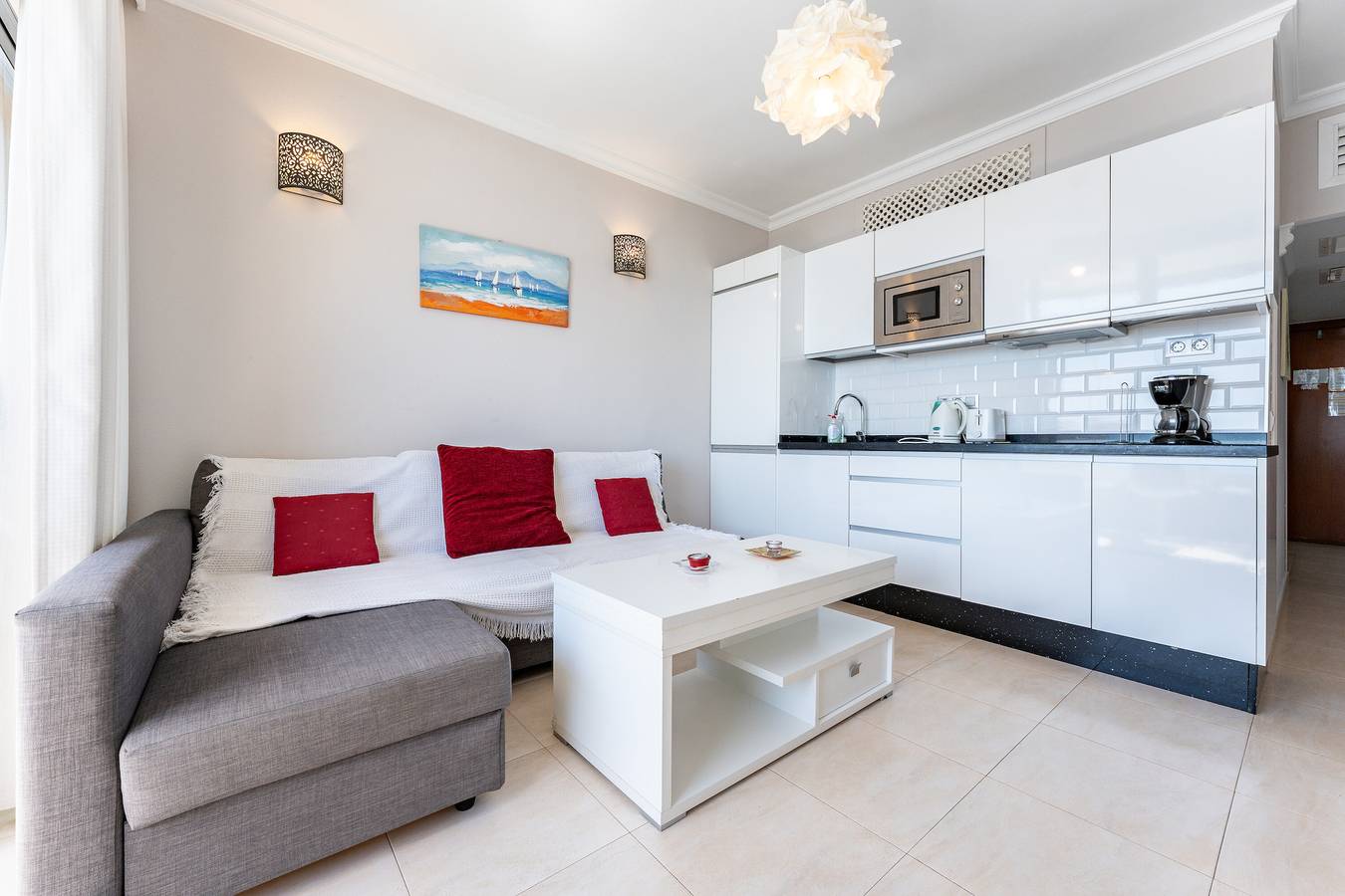 Entire apartment, 'Stunning Marina View Apartment' with Wi-Fi in Fuengirola Centre, Fuengirola