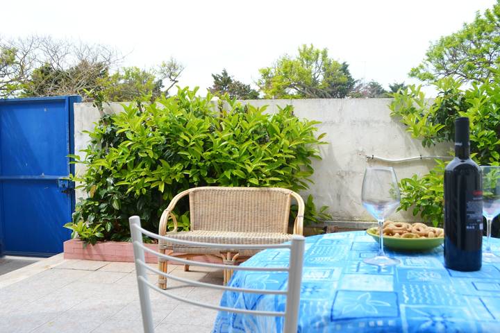 Charming Beachfront House with Spacious Terraces and Garden in San Foca, Melendugno