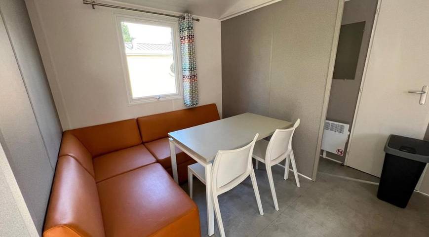 Camping pour 4 personnes, avec vue et vue sur le lac ainsi que piscine et jardin dans la Sarthe - 2