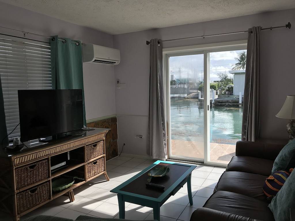 Zoll-Dock auf Vaca Cut, tiefes, unbegrenztes Docking. in Marathon, Monroe County