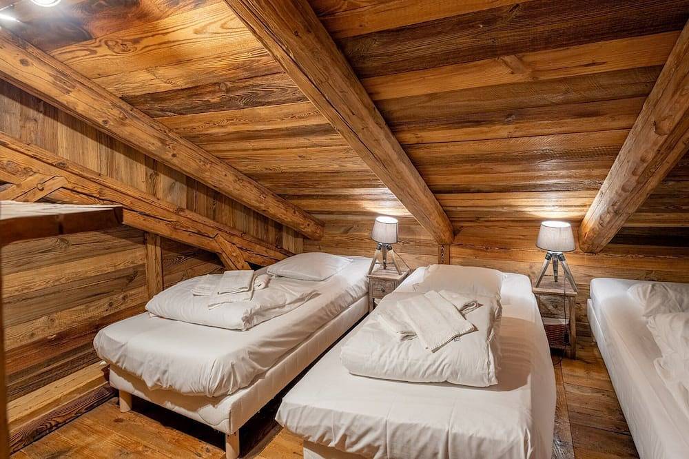 Ferme Champ'Alp , 30 personnes. Chalet Haut de Gamme Sauna et Bains nordiques. in Abondance, Les Portes du Soleil