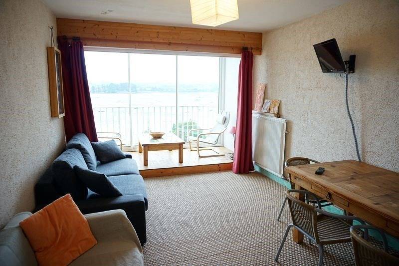 Appartement entier, Appartement avec Superbe Vue Mer et terrasse, à 100m plages à Tregastel in Trégastel, Côte de Granit Rose