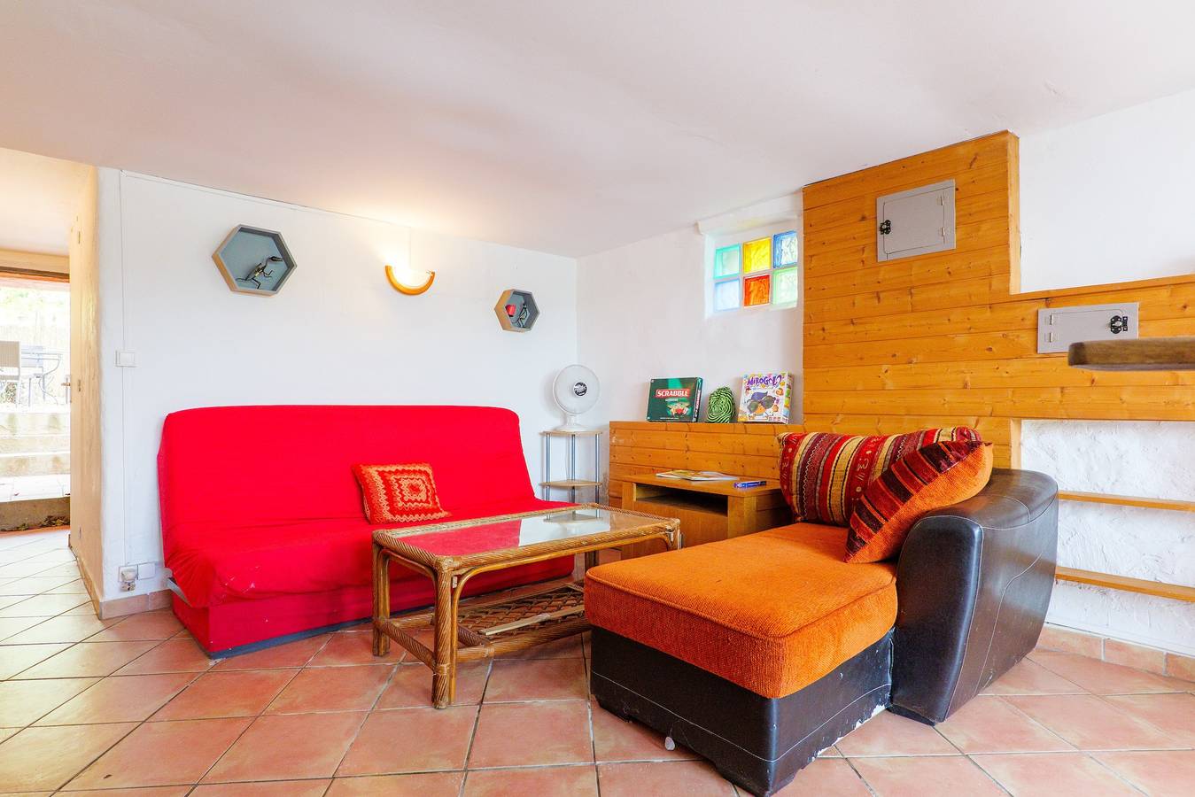 Appartement entier, Appartement 'De Charme En Ardèche' avec Jardin Privé et Wi-Fi in Aubenas, Ardèche