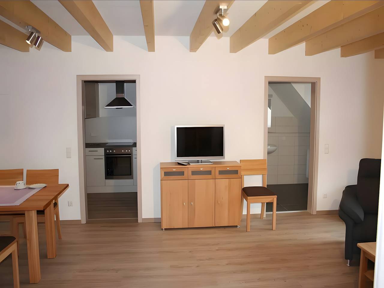 Ganze Wohnung, Apartment 'Rheinaue' mit Gemeinschaftsgarten, Balkon und Wlan in Ichenheim, Neuried