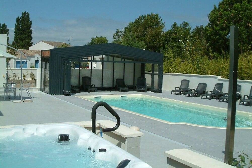 200m from the ocean, villa Boyard in residence with swimming pool ... Les Thalassiles in Fouras, Rochefort region