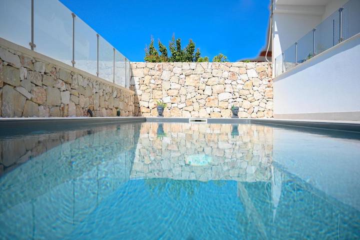 Villa per 11 persone, con piscina e panorama nonché giardino, adatto a famiglie con bambini - 1