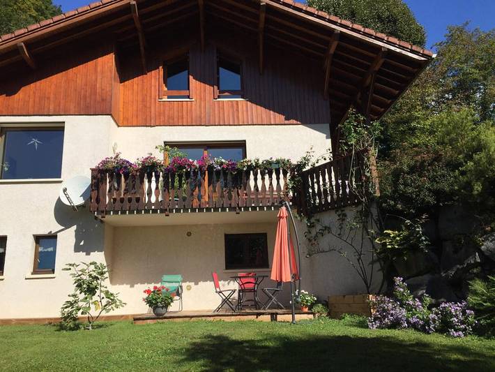 Gîte pour 3 personnes, avec terrasse, animaux acceptés à Queige - 2