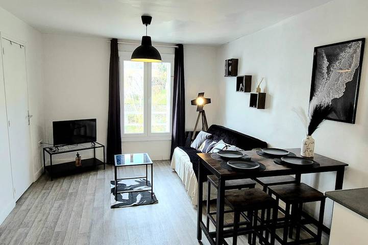 Apartamento entero, L'Atelier-T2 near the Wifi-Parking center in Lourdes (Altos Pirineos), Altos Pirineos