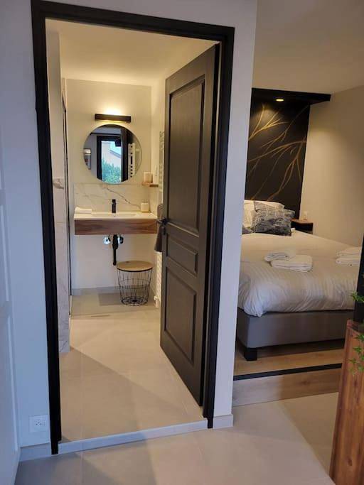 Appartement entier, One-Bedroom Apartment in Gourdon, Quercy