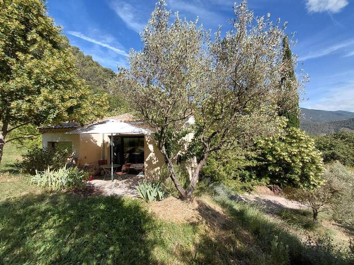 Location de vacances pour 2 personnes, avec Terrasse ainsi que Jardin et Vue à Aubres
