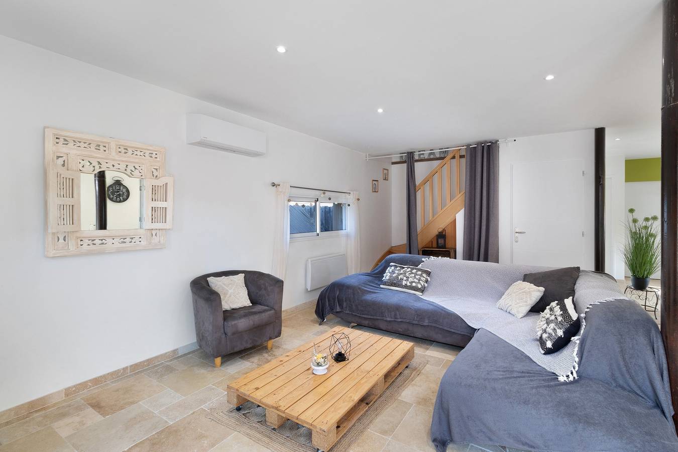 Vakantiehuis 'Maison De Vacances L Etable' met privézwembad, wifi en airco in Coly-Saint-Amand, Périgord Noir