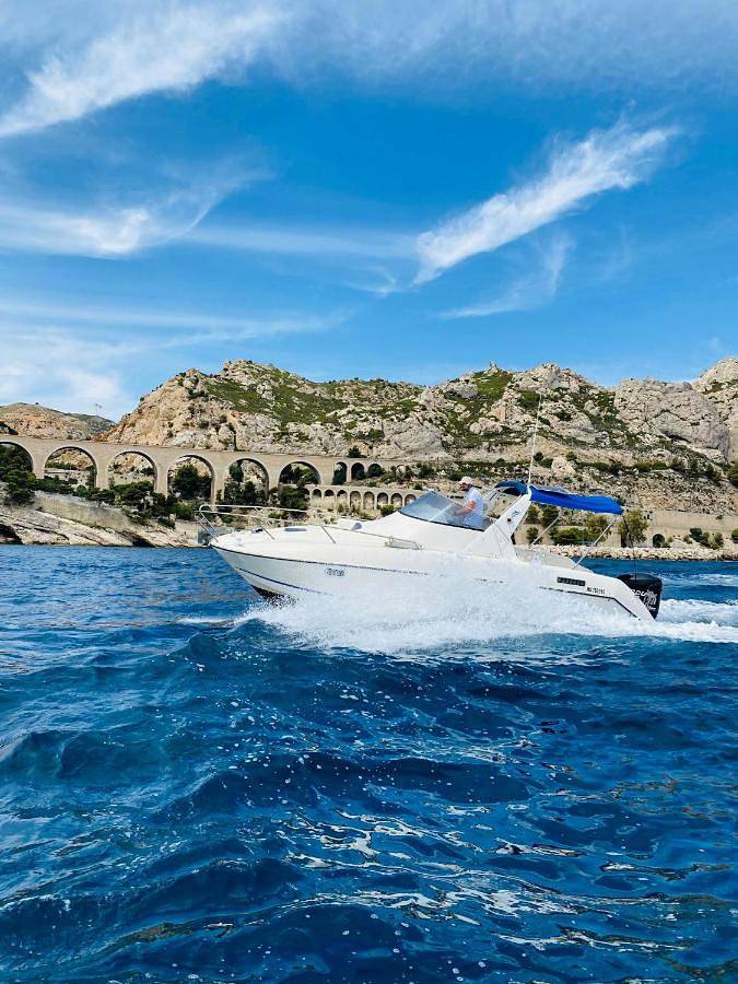 Bateau pour 3 personnes en Provence-Alpes-Côte d'Azur - 4