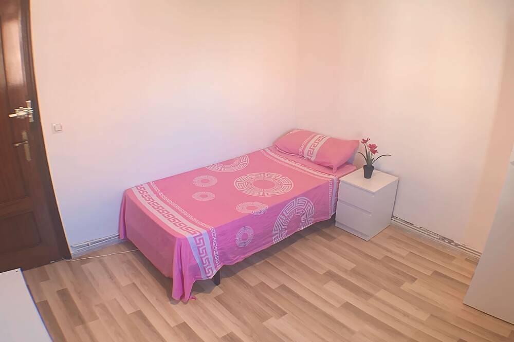 Apartamento entero, Habitacion sencilla con ventilador y silenciosa in Getafe, Provincia de Madrid
