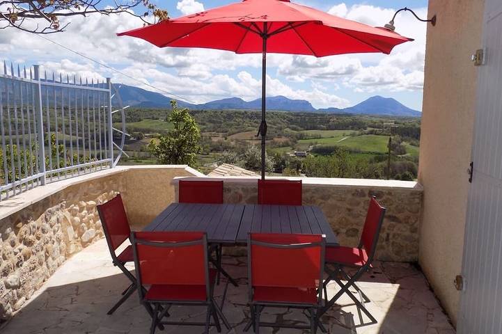 Appartement de vacances pour 6 personnes, avec Terrasse et Jardin à Puimoisson