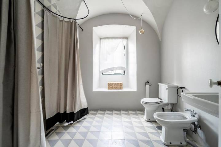 Gîte pour 2 personnes, avec piscine ainsi que vue et terrasse à Moura - 3