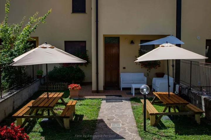 Casa de huéspuedes para 3 personas, con terraza y jardín - 1