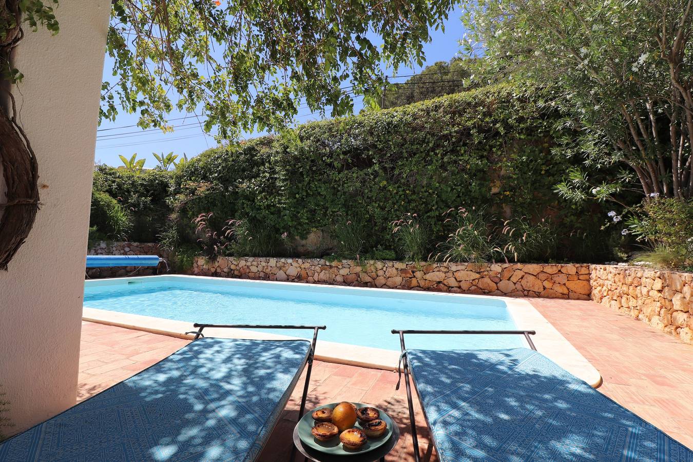 Villa 'La Perla' mit Bergblick, privatem Pool und Wlan in Carvoeiro, Lagoa