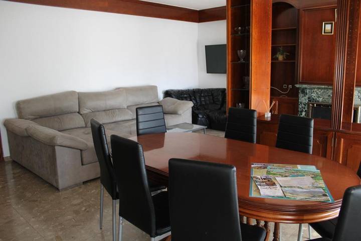 Gîte pour 10 personnes, avec vue et terrasse, animaux acceptés à Tremp - 4