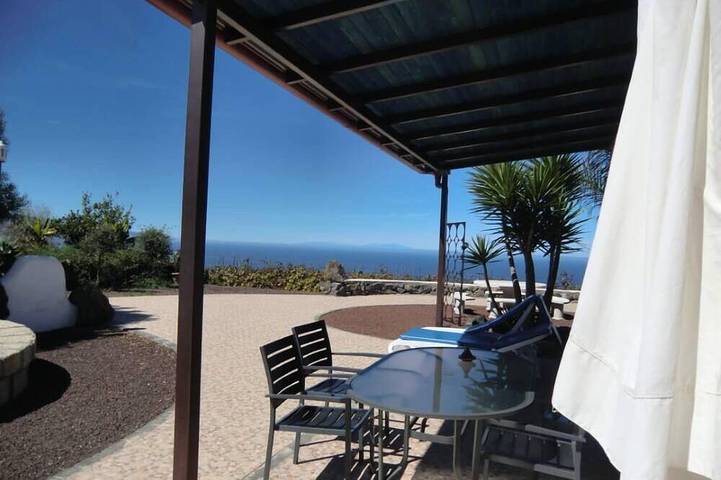 Chalet para 4 personas, con piscina además de jardín y terraza - 1