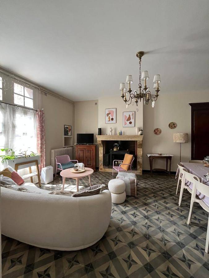 Location de vacances pour 7 personnes, avec terrasse et piscine, animaux acceptés à Saint-Loup-Lamairé - 2