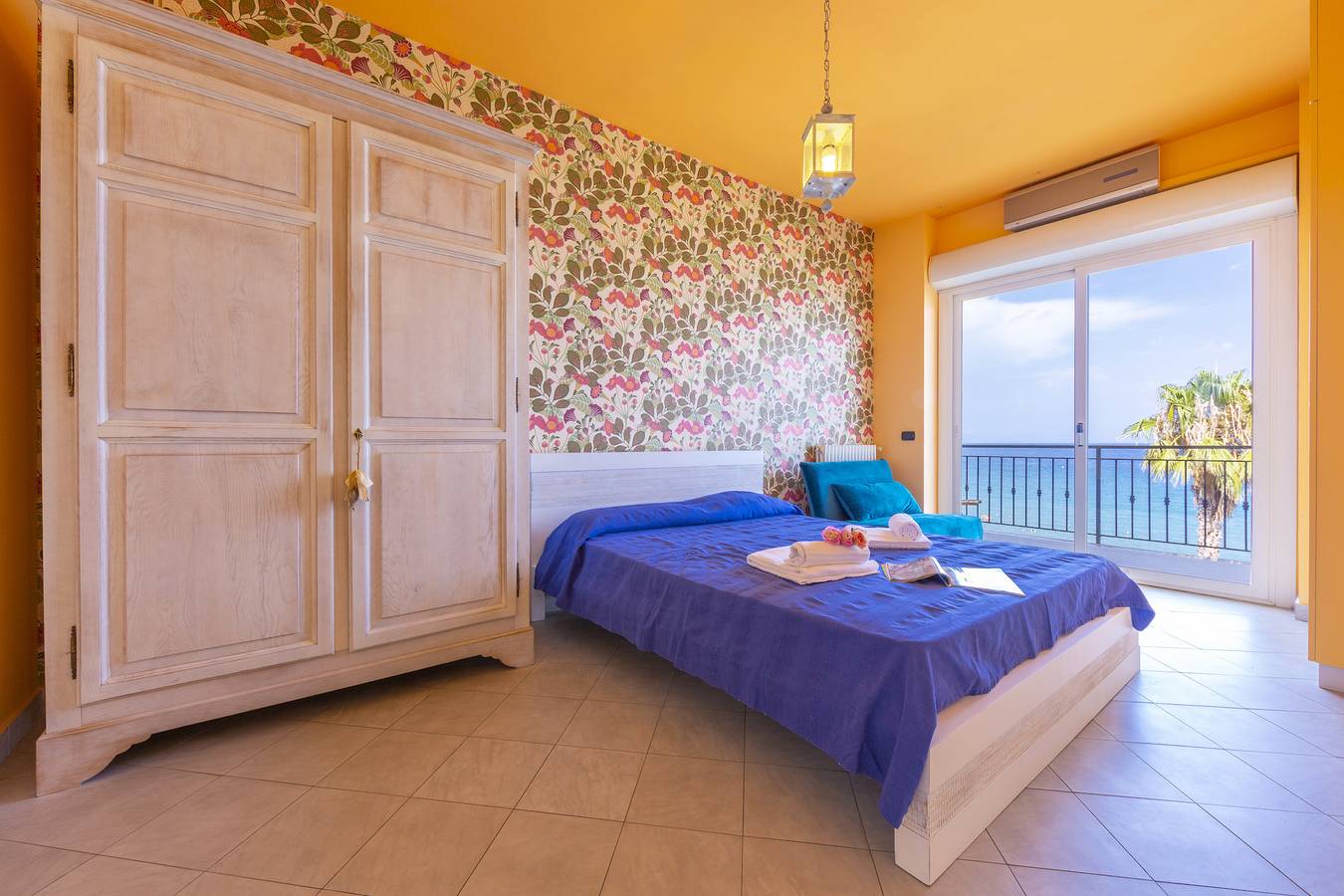 Entire apartment, Laigueglia Beach in Laigueglia, Riviera di Ponente
