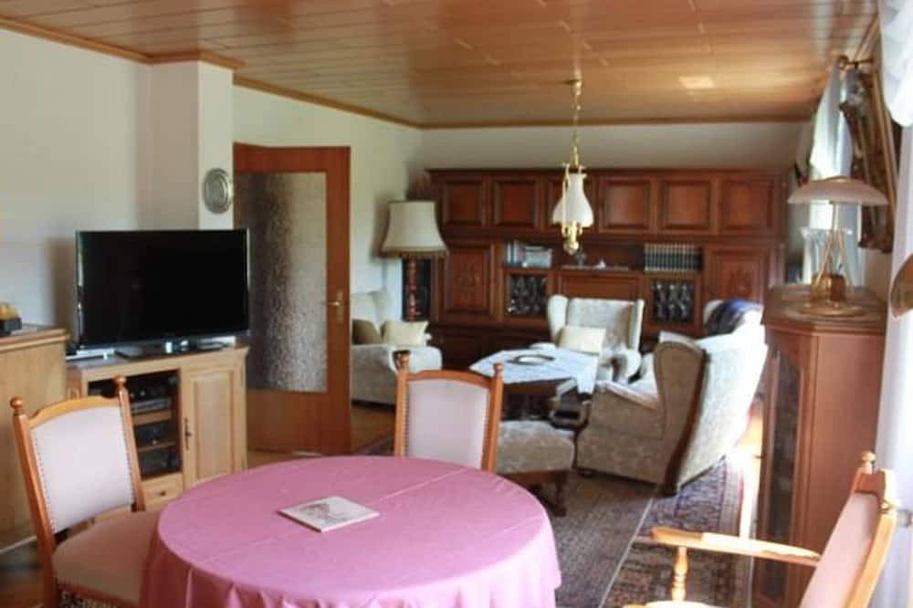 Ganze Wohnung, 2-Bett/Fewo, Dusche und Bad, Wc, 1 Schlafräume - Ferienwohnung Altgeld in Westerburg, Westerburg & Umgebung