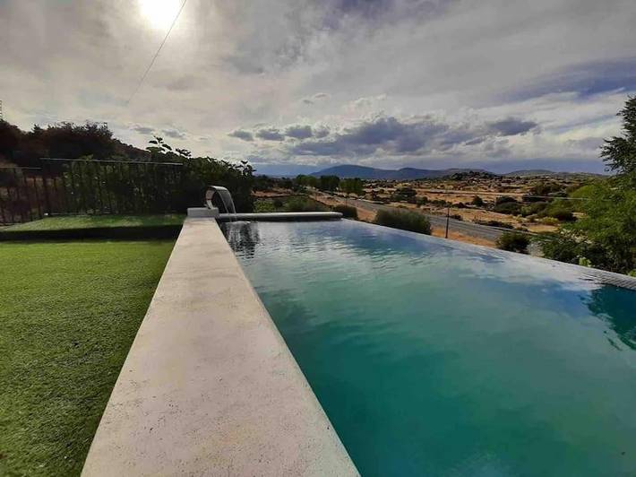 Casa de vacaciones para 8 personas, con Jacuzzi y Terraza además de Jardín y Piscina en Provincia de Ávila