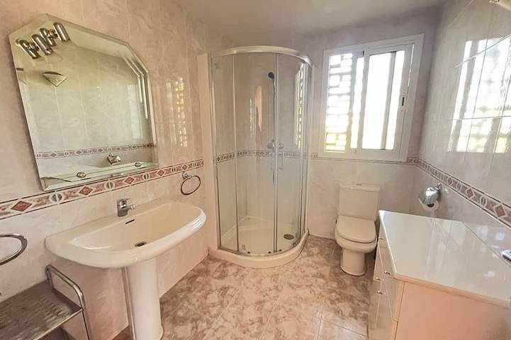 Appartement entier, Appartement lumineux 5 pers, piscine, à 5 min plage à pied - proche PortAventura in Salou, Costa Dorada