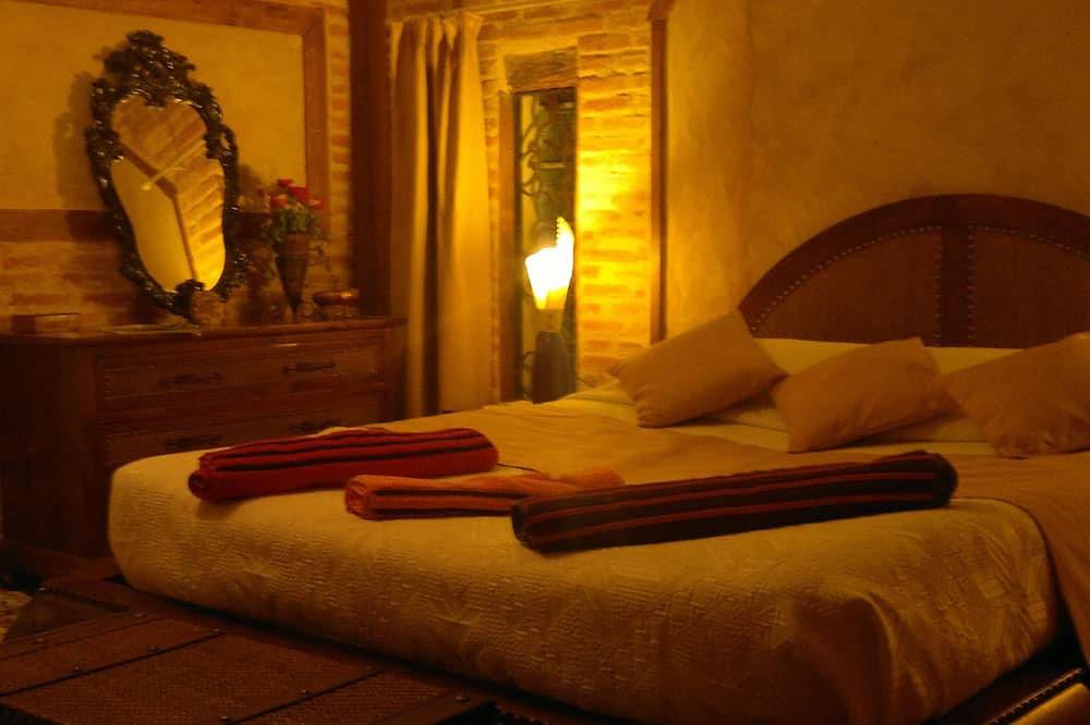 Villa Dordogne tussen Souillac -Sarlat Verwarmd zwembad/airconditioning in Souillac, Lot