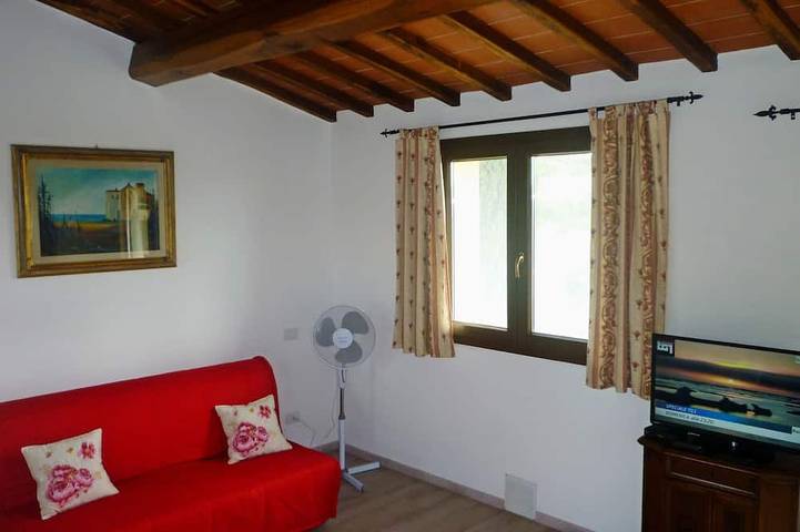 Appartement entier, Appartement avec piscine 30 min de Florence, jardin privé, parking, connexion Wi-Fi in Reggello, Valdarno