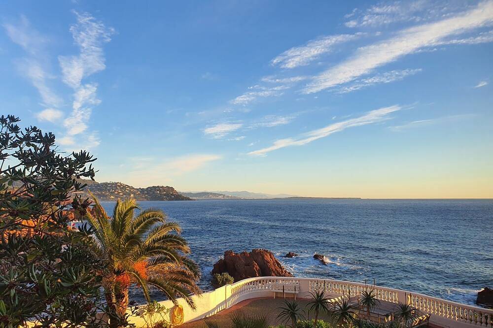 Ganze Wohnung, Waterfront apartment in Le Trayas, Saint-Raphaël