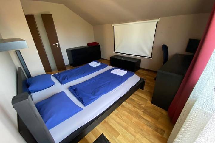 Ferienhaus zu vermieten für 8+2 Gäste mit Außenpool und Klimaanlage in Balatonfűzfő, Plattensee nordufer