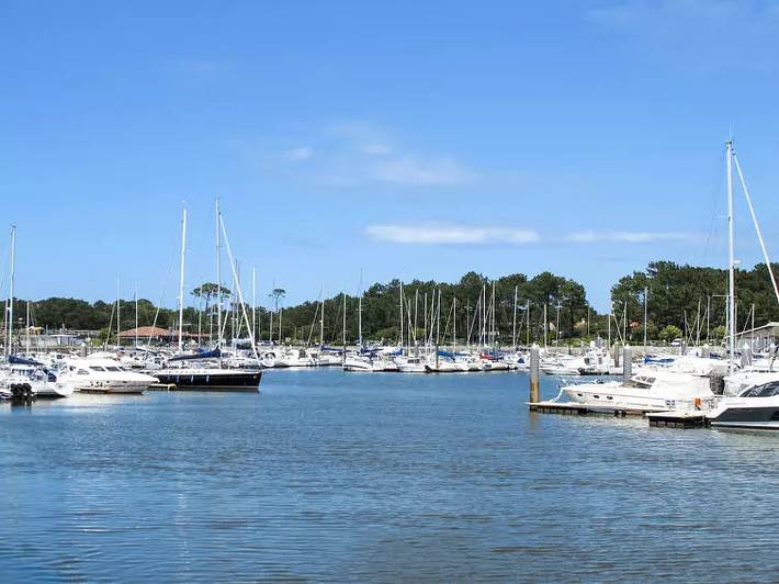 Gîte pour 4 personnes, avec terrasse et piscine dans Plage Notre-Dame - 4
