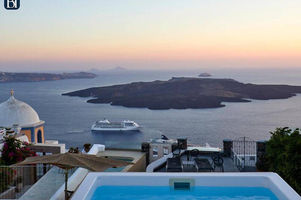 Holiday Apartment for 4 People in Firostefani, Thera