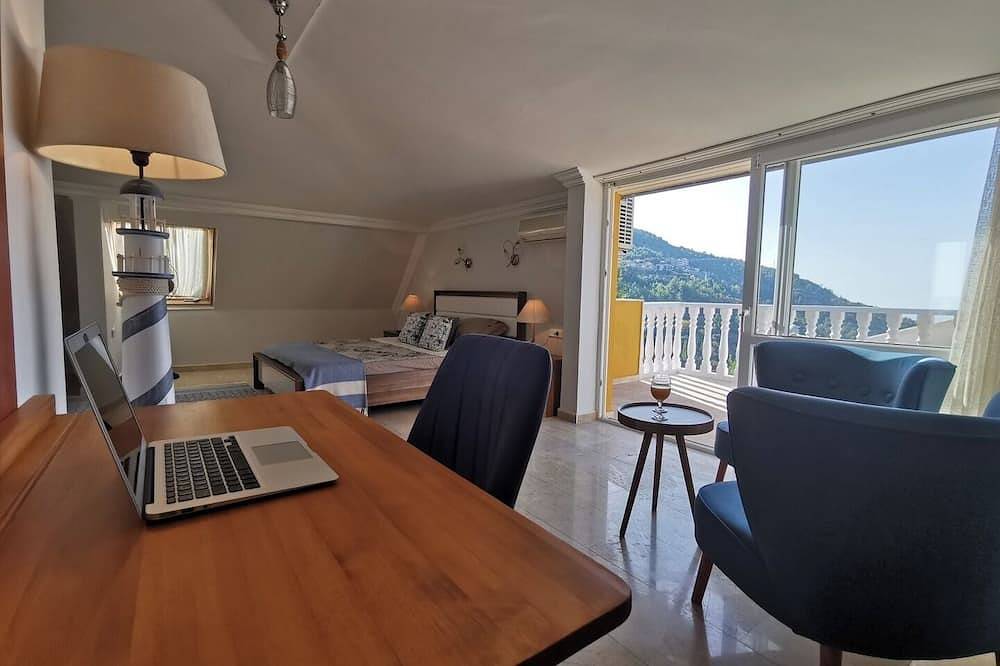 Villa with a Pool and Jacuzzi in Alanya, Antalya (provins)