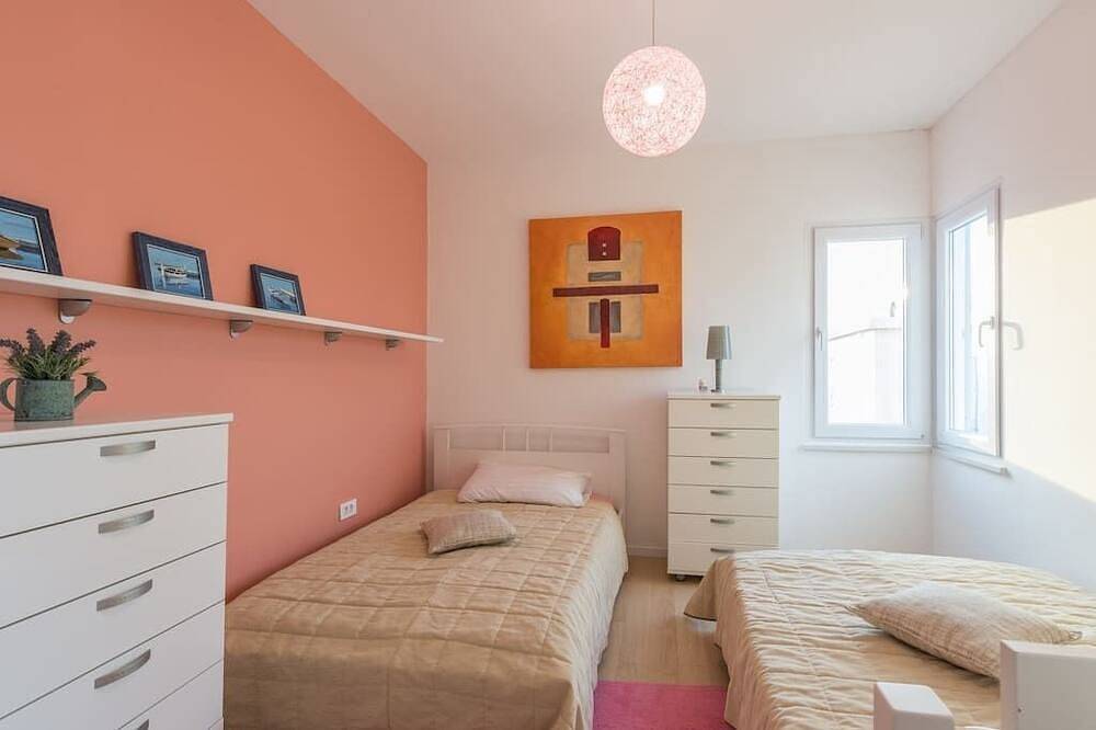 Luxury Villa White Rose with the Pool near Zrce Beach in Gajac, Pag