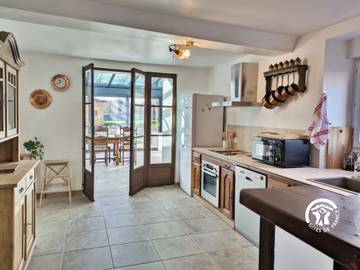 Gîte pour 8 personnes, avec jardin, animaux acceptés dans Sainte-Suzanne-et-Chammes