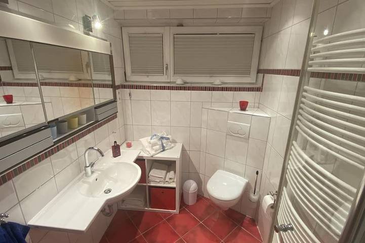 Ferienwohnung für 5 Personen, mit Terrasse und Garten in Reichshof - 4