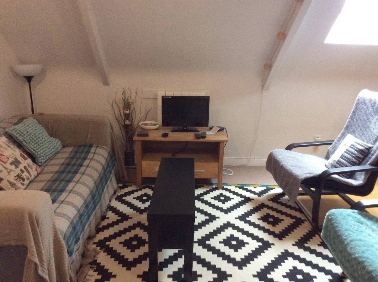 Appartement entier, Apartment in Gouarec, Région de Guingamp